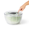 Essoreuse à salade transparente OXO 26 cm avec poussoir