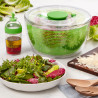Essoreuse à salade OXO verte 26 cm avec poussoir ergonomique