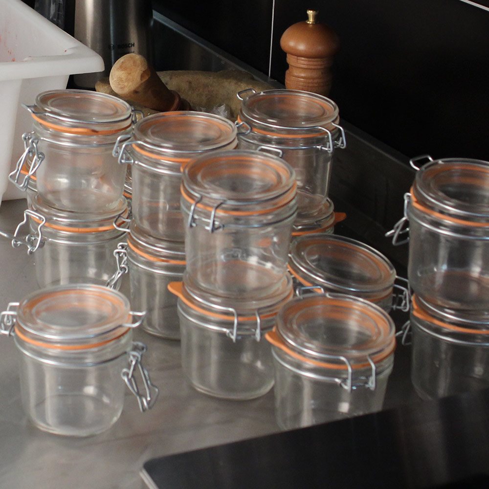 Comment conserver efficacement vos aliments dans des pots de céramique?